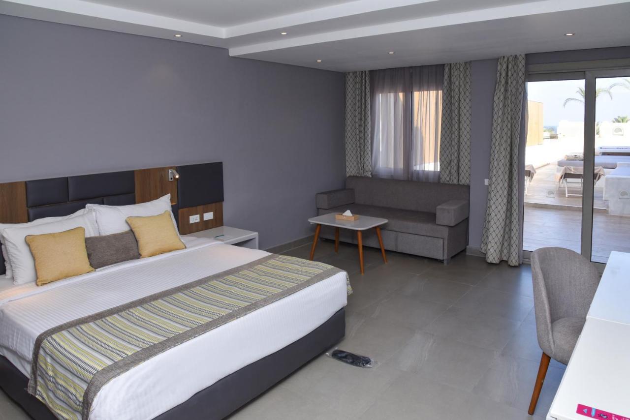 Sunrise Diamond Beach Resort -Grand Select Sharm el Sheikh Esterno foto A room at the hotel