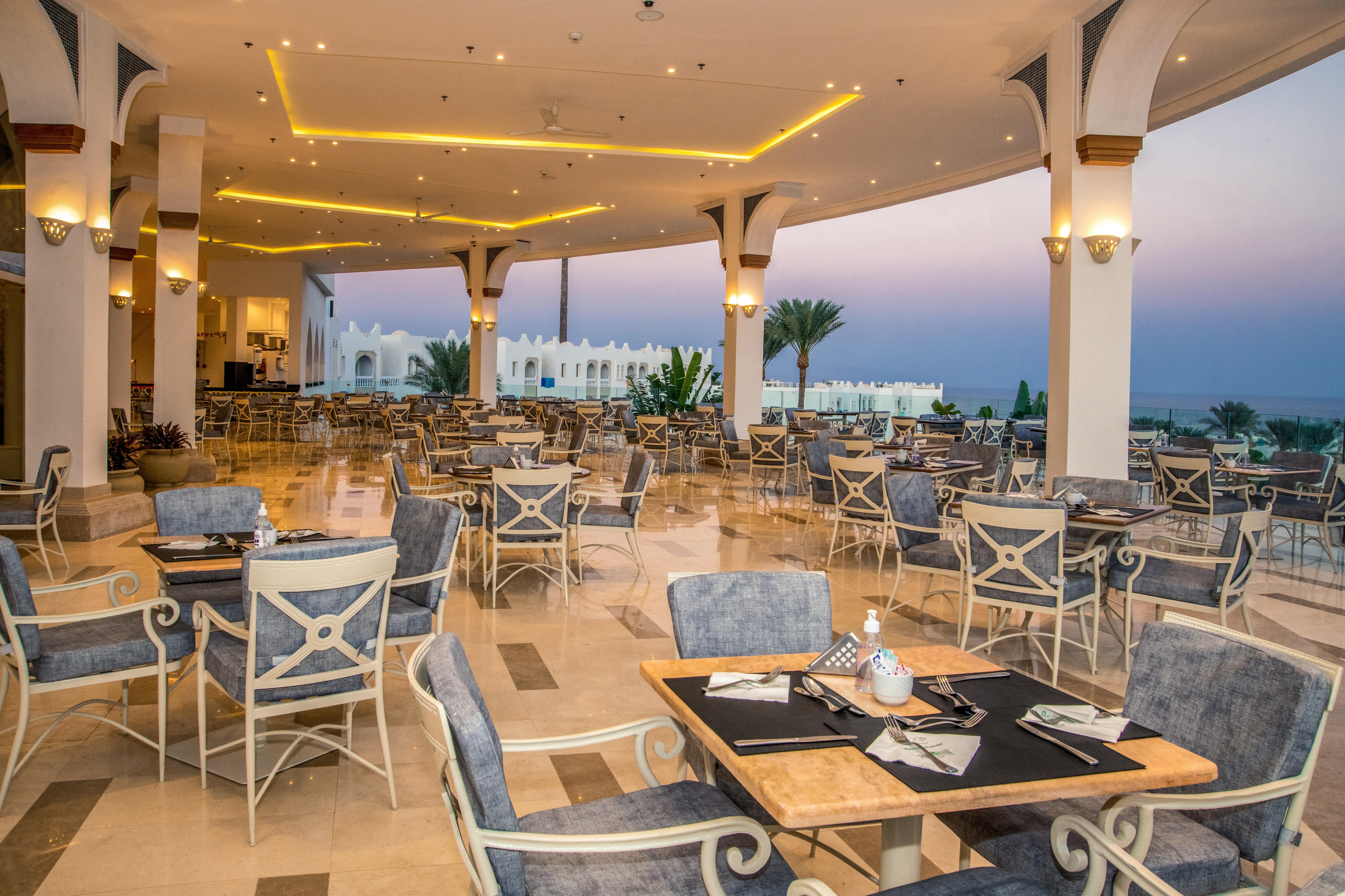 Sunrise Diamond Beach Resort -Grand Select Sharm el Sheikh Esterno foto The restaurant at the hotel